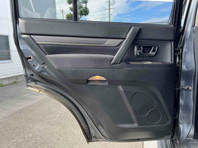 当店のお車をご覧いただきましてありがとうございます。お車についてのご質問やお見積りのご依頼、ご購入にあたってのご相談などお気軽にお問い合わせ下さい!