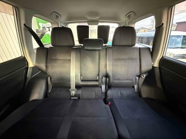 パジェロ ロング　ＺＲ　フロア５速ＭＴ　２インチリフトアップ　ブラックアウト　背面レス仕様　Ｒスポイラー　ルーフレール　ＢＦグッドリッチタイヤ　１７インチＡＷ　ナローボディ　サイドステップ　インナーブラック　Ｆフォグ　７人乗（14枚目）