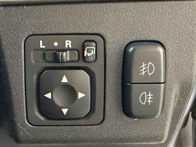 パジェロ ロング　ＺＲ　フロア５速ＭＴ　２インチリフトアップ　ブラックアウト　背面レス仕様　Ｒスポイラー　ルーフレール　ＢＦグッドリッチタイヤ　１７インチＡＷ　ナローボディ　サイドステップ　インナーブラック　Ｆフォグ　７人乗（28枚目）