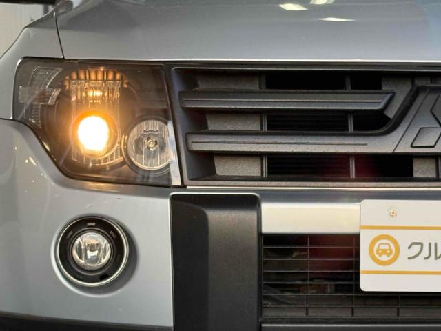 パジェロ ロング　ＺＲ　フロア５速ＭＴ　２インチリフトアップ　ブラックアウト　背面レス仕様　Ｒスポイラー　ルーフレール　ＢＦグッドリッチタイヤ　１７インチＡＷ　ナローボディ　サイドステップ　インナーブラック　Ｆフォグ　７人乗（44枚目）