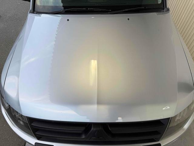 パジェロ ロング　ＺＲ　フロア５速ＭＴ　２インチリフトアップ　ブラックアウト　背面レス仕様　Ｒスポイラー　ルーフレール　ＢＦグッドリッチタイヤ　１７インチＡＷ　ナローボディ　サイドステップ　インナーブラック　Ｆフォグ　７人乗（49枚目）