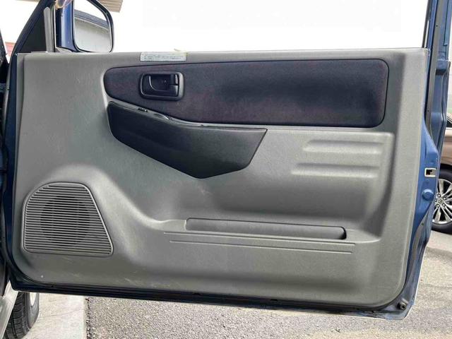 パジェロミニ XR 4WD フロア5速MT ルーフレール リアスポイラー フロントフォグランプ キーレスエントリー ミラー型ドライブレコーダー バックカメラ 電動格納ミラー 純正アルミホイール 衝突安全ボディ(6枚目)