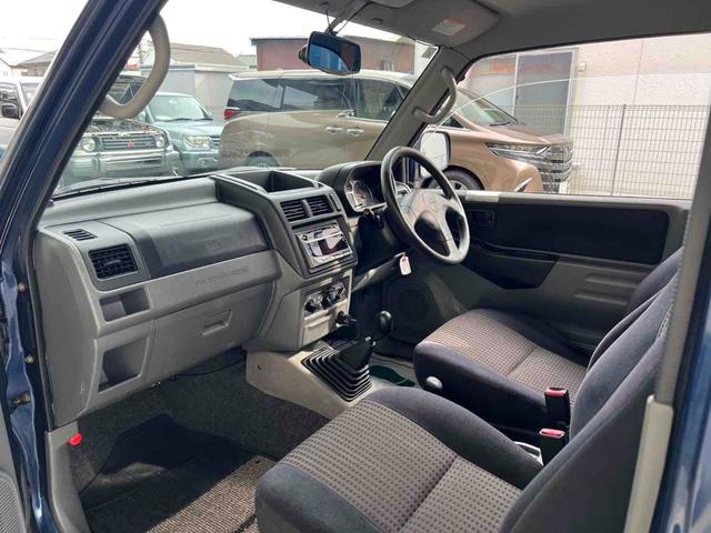 パジェロミニ XR 4WD フロア5速MT ルーフレール リアスポイラー フロントフォグランプ キーレスエントリー ミラー型ドライブレコーダー バックカメラ 電動格納ミラー 純正アルミホイール 衝突安全ボディ(7枚目)