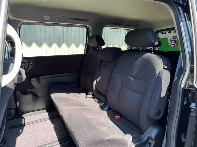 エリシオン Ｇエアロ　パワースライドドアドア　ブラックアウトカスタム　インナーブラック　純正１７インチＡＷブラック塗装　テールランプスモーク塗装　ＨＩＤヘッドライト　キーレスエントリー　ナビ　Ｂカメラ　ＥＴＣ　オートライト（13枚目）