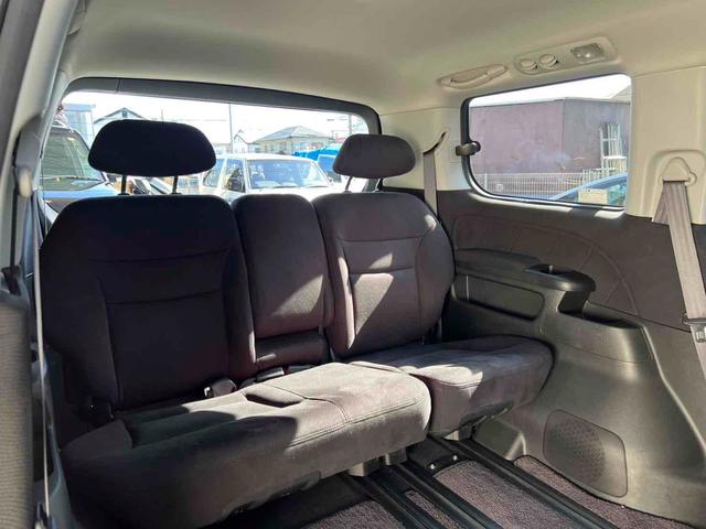 エリシオン Ｇエアロ　パワースライドドアドア　ブラックアウトカスタム　インナーブラック　純正１７インチＡＷブラック塗装　テールランプスモーク塗装　ＨＩＤヘッドライト　キーレスエントリー　ナビ　Ｂカメラ　ＥＴＣ　オートライト（15枚目）