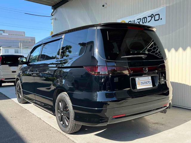 エリシオン Ｇエアロ　パワースライドドアドア　ブラックアウトカスタム　インナーブラック　純正１７インチＡＷブラック塗装　テールランプスモーク塗装　ＨＩＤヘッドライト　キーレスエントリー　ナビ　Ｂカメラ　ＥＴＣ　オートライト（33枚目）