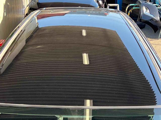 エリシオン Ｇエアロ　パワースライドドアドア　ブラックアウトカスタム　インナーブラック　純正１７インチＡＷブラック塗装　テールランプスモーク塗装　ＨＩＤヘッドライト　キーレスエントリー　ナビ　Ｂカメラ　ＥＴＣ　オートライト（39枚目）