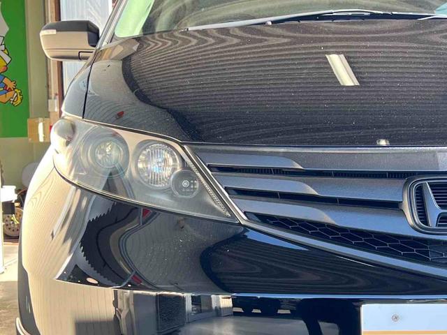 エリシオン Ｇエアロ　パワースライドドアドア　ブラックアウトカスタム　インナーブラック　純正１７インチＡＷブラック塗装　テールランプスモーク塗装　ＨＩＤヘッドライト　キーレスエントリー　ナビ　Ｂカメラ　ＥＴＣ　オートライト（40枚目）