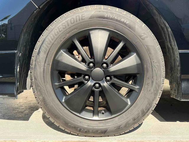 エリシオン Ｇエアロ　パワースライドドアドア　ブラックアウトカスタム　インナーブラック　純正１７インチＡＷブラック塗装　テールランプスモーク塗装　ＨＩＤヘッドライト　キーレスエントリー　ナビ　Ｂカメラ　ＥＴＣ　オートライト（52枚目）