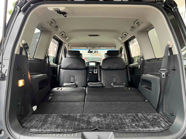 エルグランド ２５０ハイウェイスター　７人乗り　ウォークスルー　インナーブラック　スモークテールランプ　ブラック塗装アルミホイール　ナビ　フルセグ　バックカメラ　ドライブレコーダー　ビルトインＥＴＣ　左側パワースライドドア　キセノンライト（18枚目）