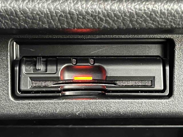 エルグランド ２５０ハイウェイスター　７人乗り　ウォークスルー　インナーブラック　スモークテールランプ　ブラック塗装アルミホイール　ナビ　フルセグ　バックカメラ　ドライブレコーダー　ビルトインＥＴＣ　左側パワースライドドア　キセノンライト（30枚目）