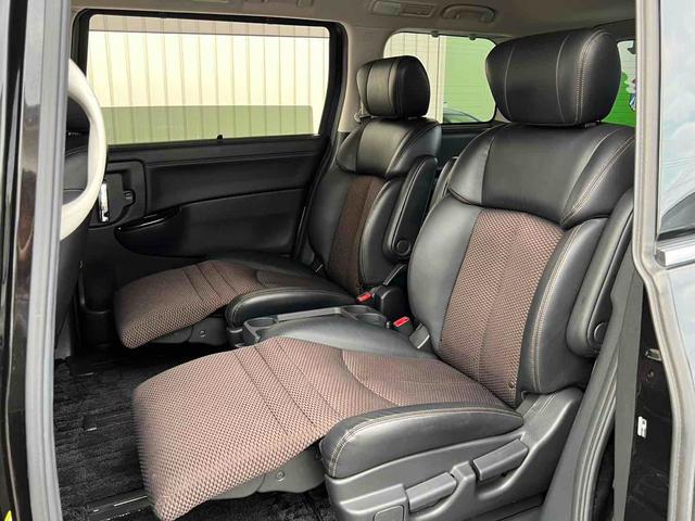 エルグランド ２５０ハイウェイスター　７人乗り　ウォークスルー　インナーブラック　スモークテールランプ　ブラック塗装アルミホイール　ナビ　フルセグ　バックカメラ　ドライブレコーダー　ビルトインＥＴＣ　左側パワースライドドア　キセノンライト（31枚目）