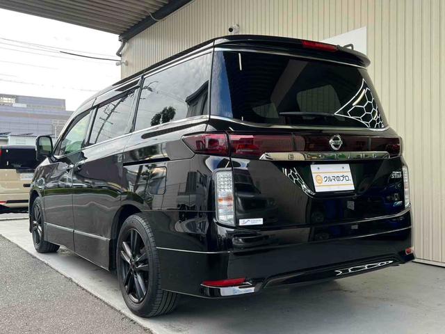 エルグランド ２５０ハイウェイスター　７人乗り　ウォークスルー　インナーブラック　スモークテールランプ　ブラック塗装アルミホイール　ナビ　フルセグ　バックカメラ　ドライブレコーダー　ビルトインＥＴＣ　左側パワースライドドア　キセノンライト（35枚目）