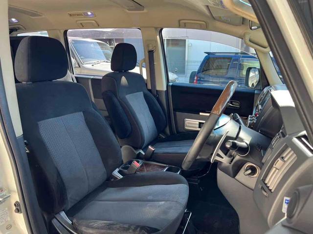 デリカD:5 シャモニー 7人乗り ウォークスルー BFグッドリッチ MKW16インチAW 両側電動スライド ケンウッド前後ドラレコ ナビ TV フロント・サイド・バックカメラ パドルシフト オートライト ETC クルコン(5枚目)