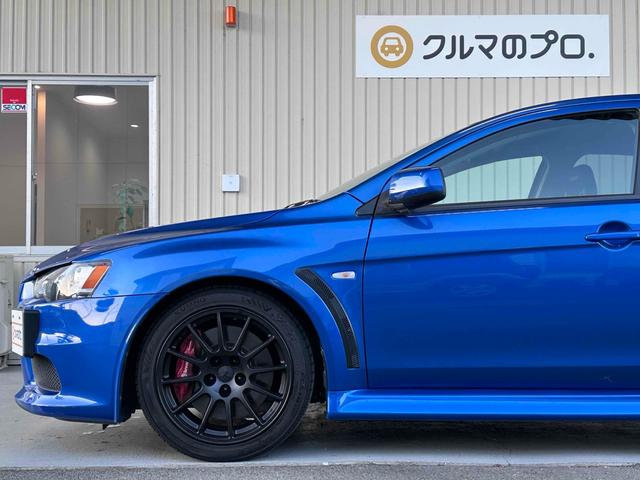 ランサー ＧＳＲエボリューションＸ　フロア５速ＭＴ　ＲＥＣＡＲＯシート　ｂｒｅｍｂｏキャリパー　ＴＥＩＮ車高調　減衰力コントローラー　大型Ｒスポイラー　純正１８インチＡＷ　ナビ＆ＴＶ　ＥＴＣ２．０　ＡＷＣ　ＨＩＤライト　スマートキー（18枚目）