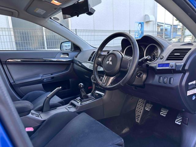 ランサー ＧＳＲエボリューションＸ　フロア５速ＭＴ　ＲＥＣＡＲＯシート　ｂｒｅｍｂｏキャリパー　ＴＥＩＮ車高調　減衰力コントローラー　大型Ｒスポイラー　純正１８インチＡＷ　ナビ＆ＴＶ　ＥＴＣ２．０　ＡＷＣ　ＨＩＤライト　スマートキー（42枚目）