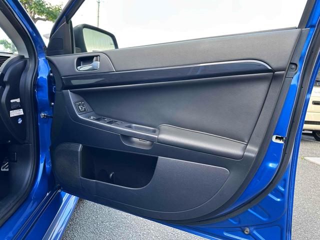 ランサー ＧＳＲエボリューションＸ　フロア５速ＭＴ　ＲＥＣＡＲＯシート　ｂｒｅｍｂｏキャリパー　ＴＥＩＮ車高調　減衰力コントローラー　大型Ｒスポイラー　純正１８インチＡＷ　ナビ＆ＴＶ　ＥＴＣ２．０　ＡＷＣ　ＨＩＤライト　スマートキー（44枚目）