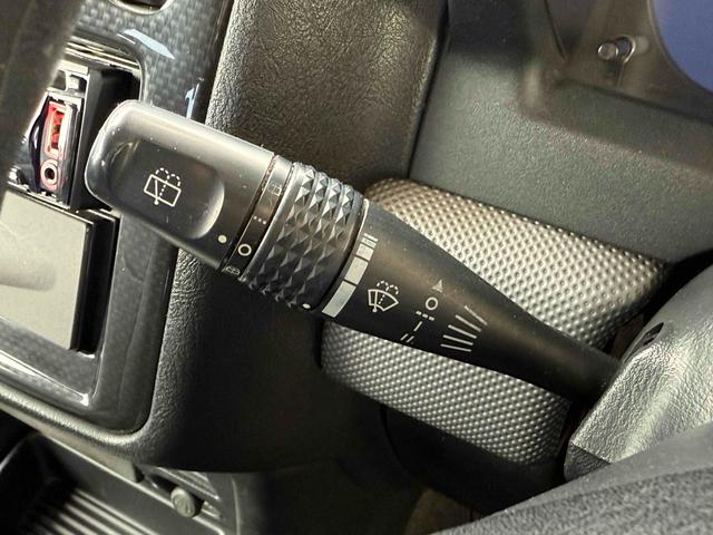 パジェロイオ ＺＲ　ブラックアウト　インナーブラック　車検Ｒ９年１０月　リアスポイラー　背面タイヤ　ＭＧ１５インチブラックＡＷ　ケンウッドオーディオ　ＡＵＸ　ＵＳＢ　オートエアコン　フロントフォグライト（21枚目）