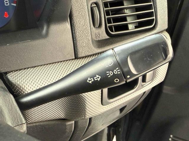 パジェロイオ ＺＲ　ブラックアウト　インナーブラック　車検Ｒ９年１０月　リアスポイラー　背面タイヤ　ＭＧ１５インチブラックＡＷ　ケンウッドオーディオ　ＡＵＸ　ＵＳＢ　オートエアコン　フロントフォグライト（22枚目）