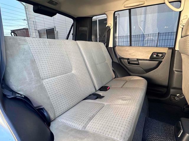 パジェロイオ パールパッケージＩＩ　ナビエディション　１．５インチリフトアップ　ブラックアウト　オーバーフェンダー　社外１６インチＡＷ　インナーブラック　Ｆフォグランプ　背面タイヤ　純正モニター　ＥＴＣ　ＡＡＣ　ＰＳ　ＰＷ　分割可倒式Ｒシート　電格ミラー（40枚目）