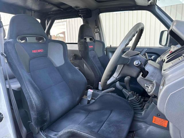 MITSUBISHI PAJERO VS