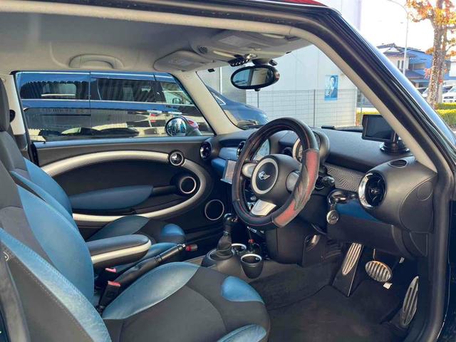 MINI クーパーS ICターボ 令和7年11月全塗装済み ツートンカラー ナビ バックカメラ フルセグTV ハーフレザーシート 17インチAW ETC キセノンヘッドライト フロントフォグランプ スモークテールランプ(4枚目)