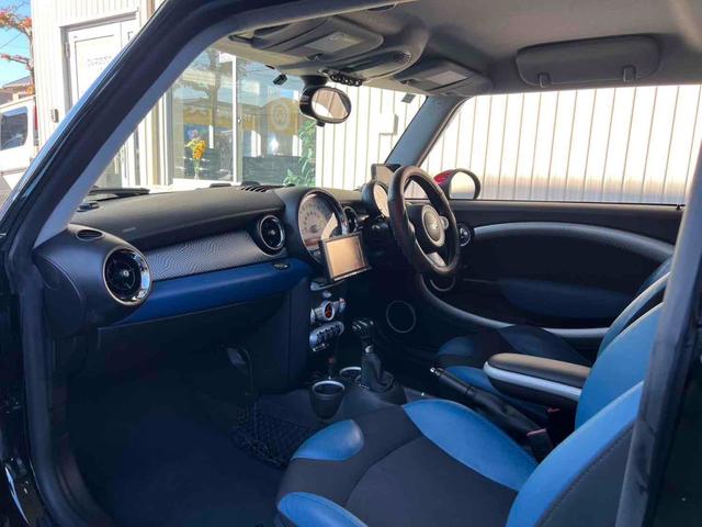 MINI クーパーS ICターボ 令和7年11月全塗装済み ツートンカラー ナビ バックカメラ フルセグTV ハーフレザーシート 17インチAW ETC キセノンヘッドライト フロントフォグランプ スモークテールランプ(7枚目)