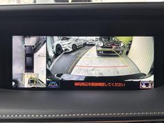 全周囲カメラとセンサーは狭い場所でも安心して駐車できるようにサポート。タッチスクリーンの表示と音で障害物との距離を確認できます。車幅感覚に慣れていない方や駐車の苦手な方には必見の装備といえます♪ 7