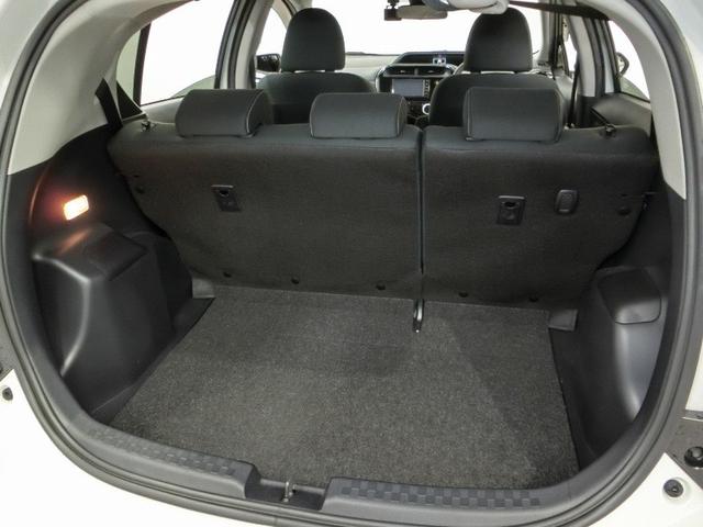 アクア Ｓスタイルブラック　ハイブリッド　衝突被害軽減システム　横滑り防止機能　ＡＢＳ　エアバッグ　盗難防止装置　バックカメラ　ＥＴＣ　ドラレコ　ミュージックプレイヤー接続可　ＣＤ　スマートキー　キーレス　フル装備　オートマ（13枚目）