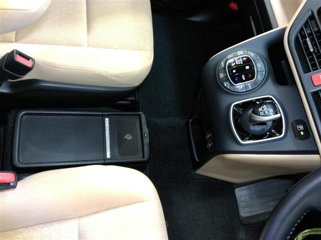 ノア ハイブリッドG ハイブリッド ワンオーナー 横滑り防止機能 ABS エアバッグ オートクルーズコントロール 盗難防止装置 バックカメラ ETC ミュージックプレイヤー接続可 CD スマートキー キーレス フル装備(13枚目)