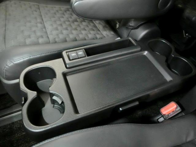 ヴォクシー Ｓ－Ｚ　ワンオーナー　安全装備　衝突被害軽減システム　横滑り防止機能　ＡＢＳ　エアバッグ　オートクルーズコントロール　盗難防止装置　バックカメラ　後席モニター　ＥＴＣ　ミュージックプレイヤー接続可　ＣＤ（33枚目）