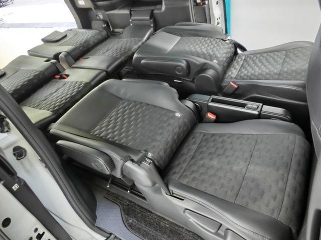 ヴォクシー Ｓ－Ｚ　ワンオーナー　安全装備　衝突被害軽減システム　横滑り防止機能　ＡＢＳ　エアバッグ　オートクルーズコントロール　盗難防止装置　バックカメラ　後席モニター　ＥＴＣ　ミュージックプレイヤー接続可　ＣＤ（35枚目）