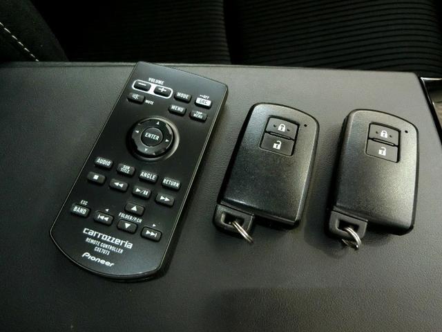 プリウスα Ｓ　チューン　ブラックＩＩ　ハイブリッド　ワンオーナー　安全装備　衝突被害軽減システム　横滑り防止機能　ＡＢＳ　エアバッグ　オートクルーズコントロール　盗難防止装置　バックカメラ　ＥＴＣ　ミュージックプレイヤー接続可　ＣＤ（30枚目）