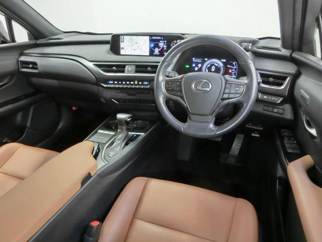 スタイリッシュなインストルメントパネルは操作性も良く、ドライブが楽しくなります。