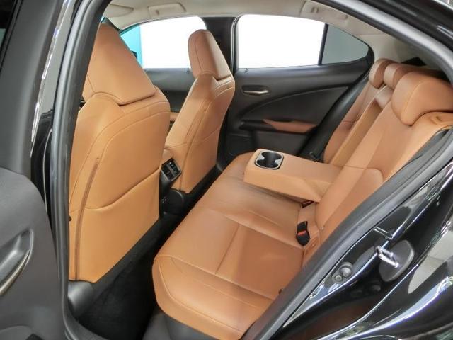 内装ルームクリーニング済みです。しっかり綺麗にしていますので、是非、お確かめください。納車時にはもう一度キレイにいたしますよ！