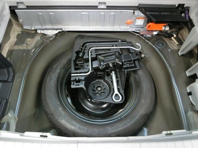 プリウス Ｓ　ハイブリッド　ワンオーナー　安全装備　横滑り防止機能　ＡＢＳ　エアバッグ　盗難防止装置　バックカメラ　ＥＴＣ　ドラレコ　ミュージックプレイヤー接続可　ＣＤ　スマートキー　キーレス　フル装備　オートマ（19枚目）