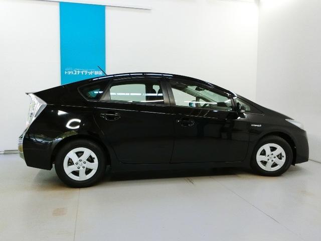 プリウス Ｓ　ハイブリッド　ワンオーナー　安全装備　横滑り防止機能　ＡＢＳ　エアバッグ　盗難防止装置　バックカメラ　ＥＴＣ　ドラレコ　ミュージックプレイヤー接続可　ＣＤ　スマートキー　キーレス　フル装備　オートマ（24枚目）