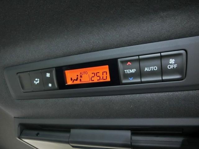 ノア Si ダブルバイビーII ワンオーナー 衝突被害軽減システム 横滑り防止機能 ABS エアバッグ オートクルーズコントロール 盗難防止装置 アイドリングストップ バックカメラ 後席モニター ETC ドラレコ CD スマートキー(30枚目)