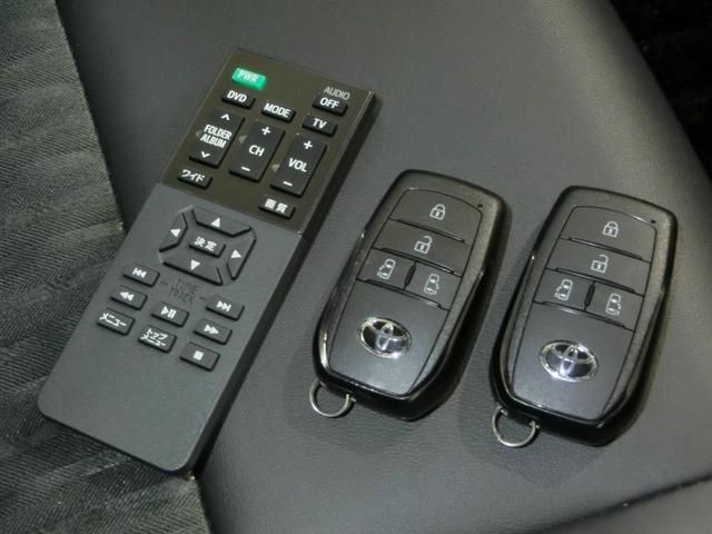 ノア Ｓ－Ｚ　ワンオーナー　安全装備　衝突被害軽減システム　横滑り防止機能　ＡＢＳ　エアバッグ　オートクルーズコントロール　盗難防止装置　バックカメラ　後席モニター　ＥＴＣ　ミュージックプレイヤー接続可　ＣＤ（22枚目）