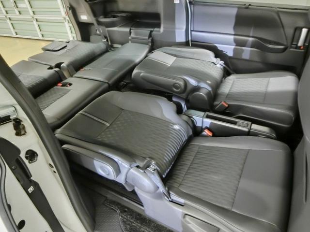 ノア Ｓ－Ｚ　ワンオーナー　安全装備　衝突被害軽減システム　横滑り防止機能　ＡＢＳ　エアバッグ　オートクルーズコントロール　盗難防止装置　バックカメラ　後席モニター　ＥＴＣ　ミュージックプレイヤー接続可　ＣＤ（35枚目）