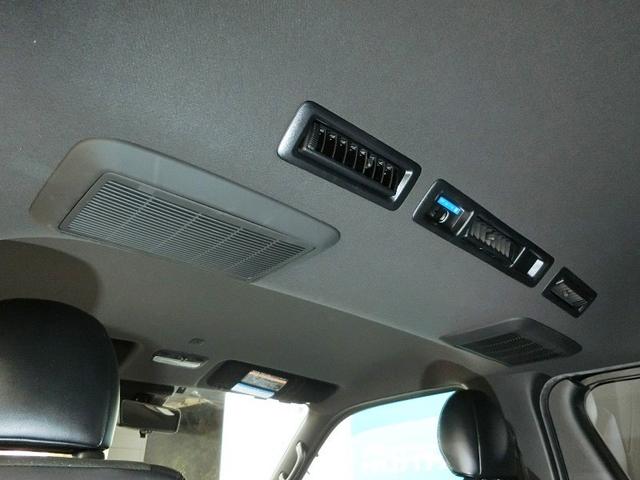 ハイエースバン スーパーＧＬ　ダークプライムＩＩ　ワンオーナー　４ＷＤ　衝突被害軽減システム　横滑り防止機能　ＡＢＳ　エアバッグ　盗難防止装置　バックカメラ　ＥＴＣ　ミュージックプレイヤー接続可　ＣＤ　スマートキー　キーレス　フル装備　Ｗエアコン（10枚目）