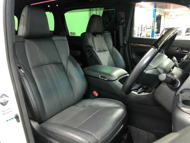 アルファードハイブリッド エグゼクティブラウンジＳ　ハイブリッド　ワンオーナー　４ＷＤ　革シート　電動シート　安全装備　衝突被害軽減システム　横滑り防止機能　ＡＢＳ　エアバッグ　オートクルーズコントロール　盗難防止装置　バックカメラ　後席モニター　ＣＤ（11枚目）