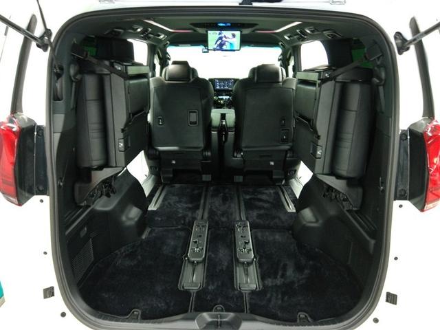 アルファードハイブリッド エグゼクティブラウンジＳ　ハイブリッド　ワンオーナー　４ＷＤ　革シート　電動シート　安全装備　衝突被害軽減システム　横滑り防止機能　ＡＢＳ　エアバッグ　オートクルーズコントロール　盗難防止装置　バックカメラ　後席モニター　ＣＤ（22枚目）