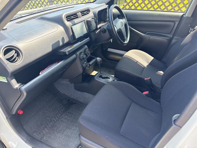 サクシード Ｕ　ドライブレコーダー　ＥＴＣ　バックカメラ　ナビ　クリアランスソナー　　ＣＶＴ　エアコン　運転席エアバッグ　助手席エアバッグ（9枚目）