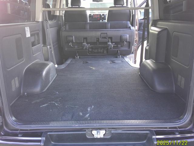 ハイエースバン スーパーＧＬ　ダークプライム　ワンオーナー　特別仕様車ダークプライム　両側パワードア　衝突軽減装置　エアコン　パワステ　インテチキースタート　ＳＤフルセグナビ　Ｂｌｕｅｔｏｏｔｈ接続　ドライブレコーダー　ＥＴＣ　社外リボンタイヤ（15枚目）