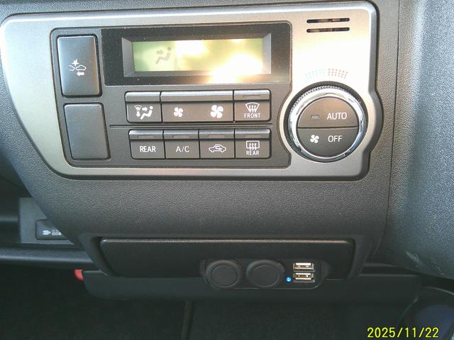 ハイエースバン スーパーＧＬ　ダークプライム　ワンオーナー　特別仕様車ダークプライム　両側パワードア　衝突軽減装置　エアコン　パワステ　インテチキースタート　ＳＤフルセグナビ　Ｂｌｕｅｔｏｏｔｈ接続　ドライブレコーダー　ＥＴＣ　社外リボンタイヤ（23枚目）