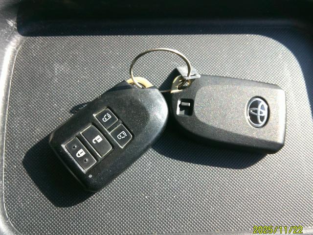 ハイエースバン スーパーＧＬ　ダークプライム　ワンオーナー　特別仕様車ダークプライム　両側パワードア　衝突軽減装置　エアコン　パワステ　インテチキースタート　ＳＤフルセグナビ　Ｂｌｕｅｔｏｏｔｈ接続　ドライブレコーダー　ＥＴＣ　社外リボンタイヤ（24枚目）