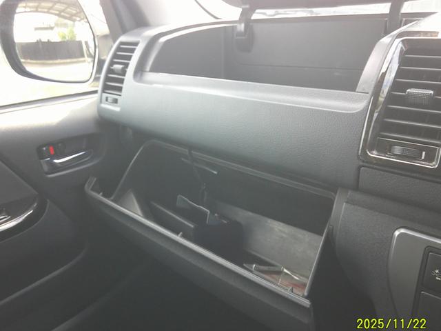 ハイエースバン スーパーＧＬ　ダークプライム　ワンオーナー　特別仕様車ダークプライム　両側パワードア　衝突軽減装置　エアコン　パワステ　インテチキースタート　ＳＤフルセグナビ　Ｂｌｕｅｔｏｏｔｈ接続　ドライブレコーダー　ＥＴＣ　社外リボンタイヤ（26枚目）