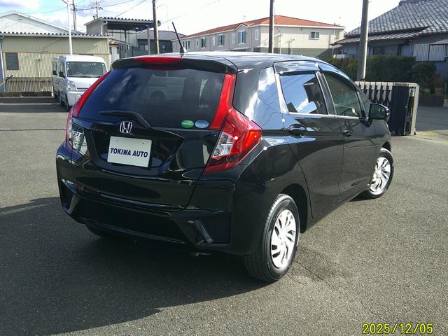 フィット 13G・Fパッケージ ワンオーナー車 スマ-トキ- ETC付き 禁煙 Rカメラ ブルートゥース メモリーナビ フルセグ 記録簿有(6枚目)