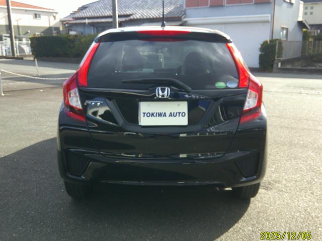 フィット 13G・Fパッケージ ワンオーナー車 スマ-トキ- ETC付き 禁煙 Rカメラ ブルートゥース メモリーナビ フルセグ 記録簿有(7枚目)